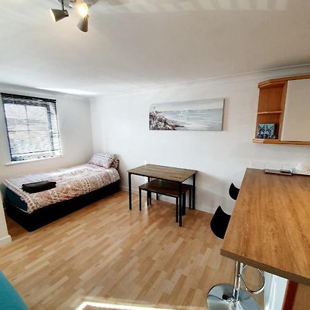Chelmsford Town Centre Apartments With Car Parking Extérieur photo