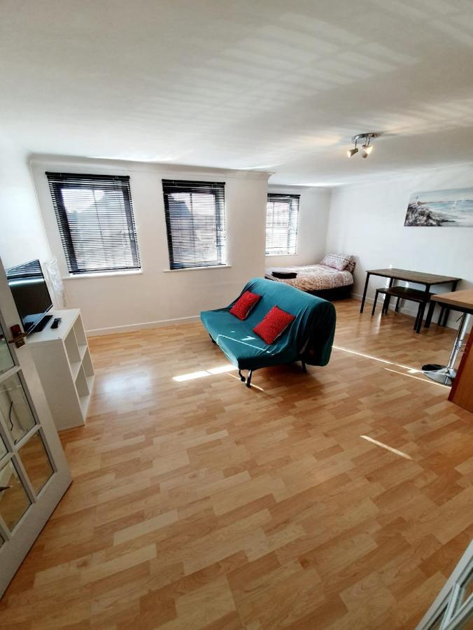 Chelmsford Town Centre Apartments With Car Parking Extérieur photo